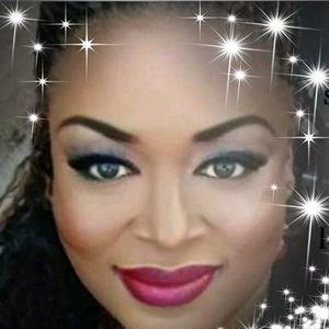 Meet your Posher, Yvette